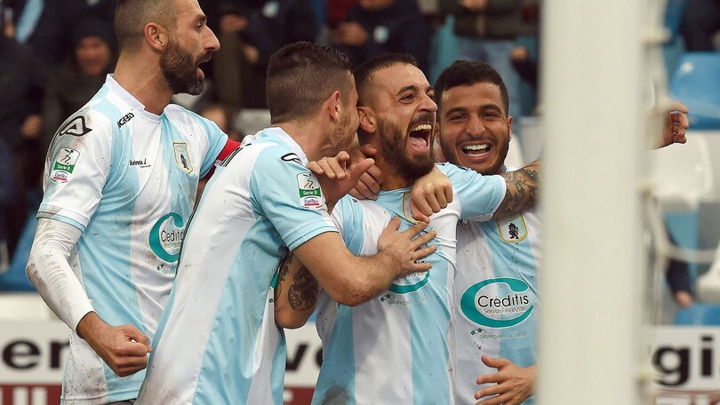 Serie B, l'Entella spegne il Bari, crollo dell'Avellino