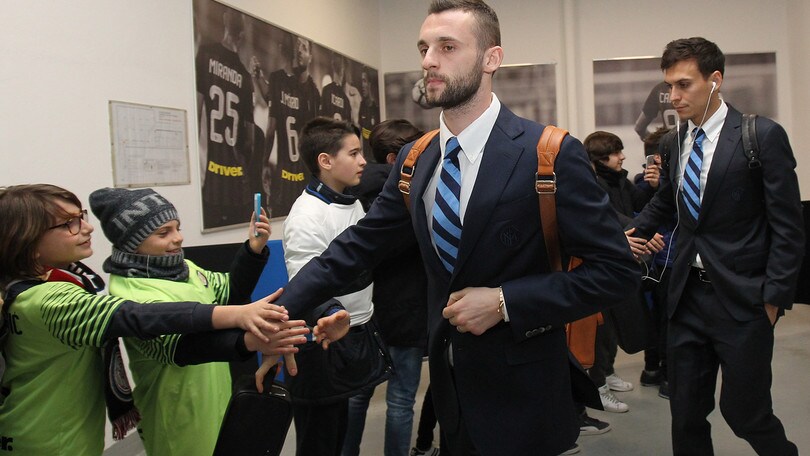Inter, a Cagliari out Brozovic