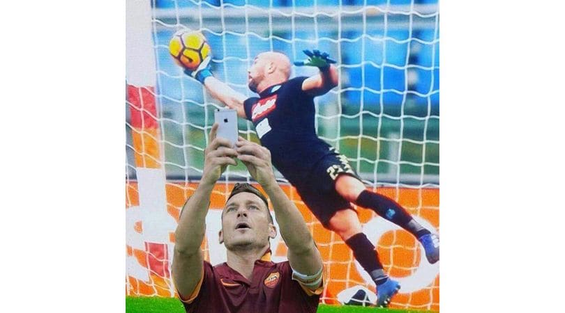 Reina diventa santo, Mertens un eroe: i social celebrano il Napoli