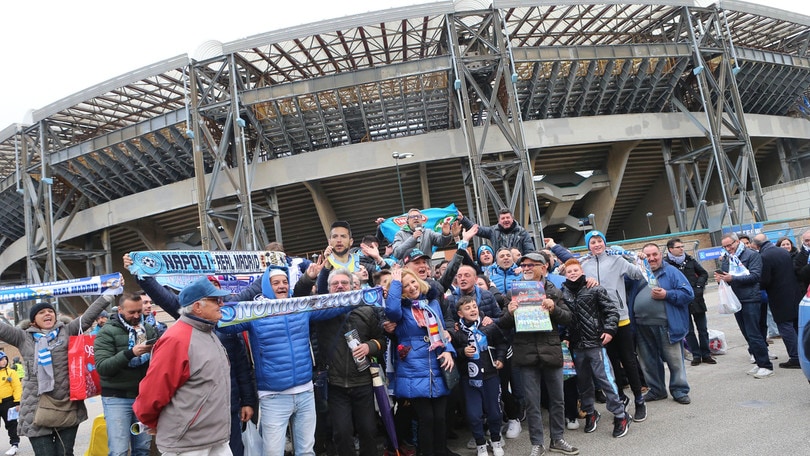 Napoli-Real Madrid, onda azzurra fuori dal San Paolo