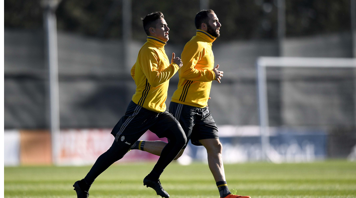 Juventus, Dybala e Higuain corrono verso il Milan