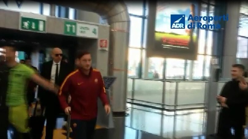 Roma, missione Europa League: in partenza per Lione