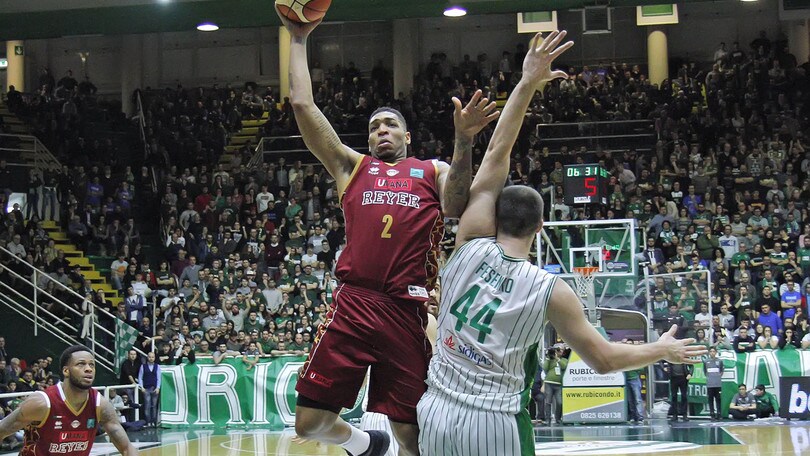 Basket Serie A, Venezia perde Hagins