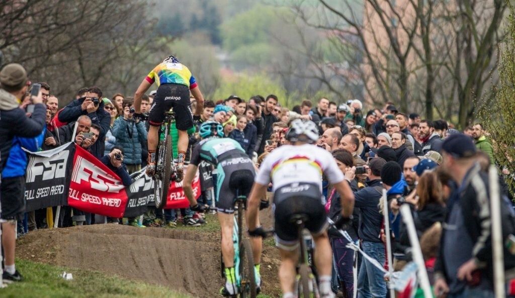 MTB XCO: parata di stelle alla Montagnetta di San Siro