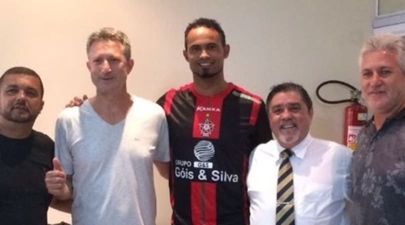 Brasile, ex portiere del Flamengo fece a pezzi l'amante: oggi firma per il Boa Esporte