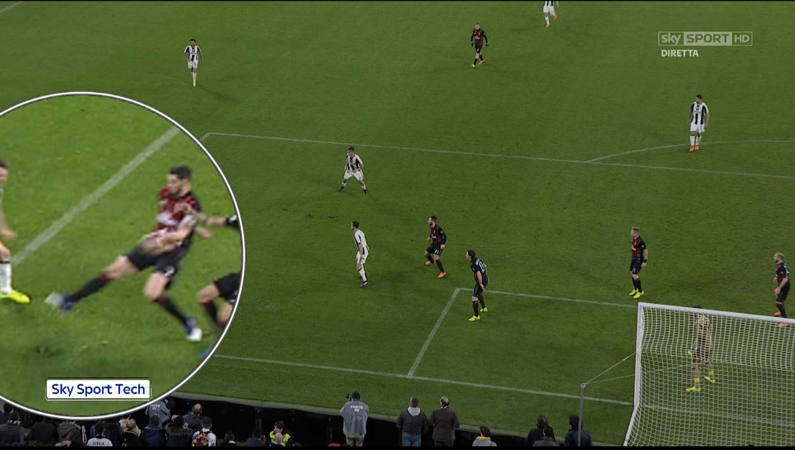 L'arbitro Massa minacciato per il rigore di Juve-Milan