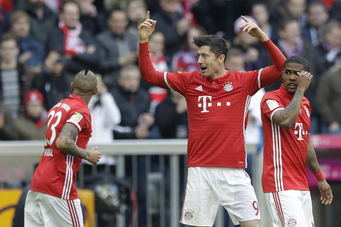 Bundesliga, il Bayern Monaco va in fuga e Lewandowski fa 100