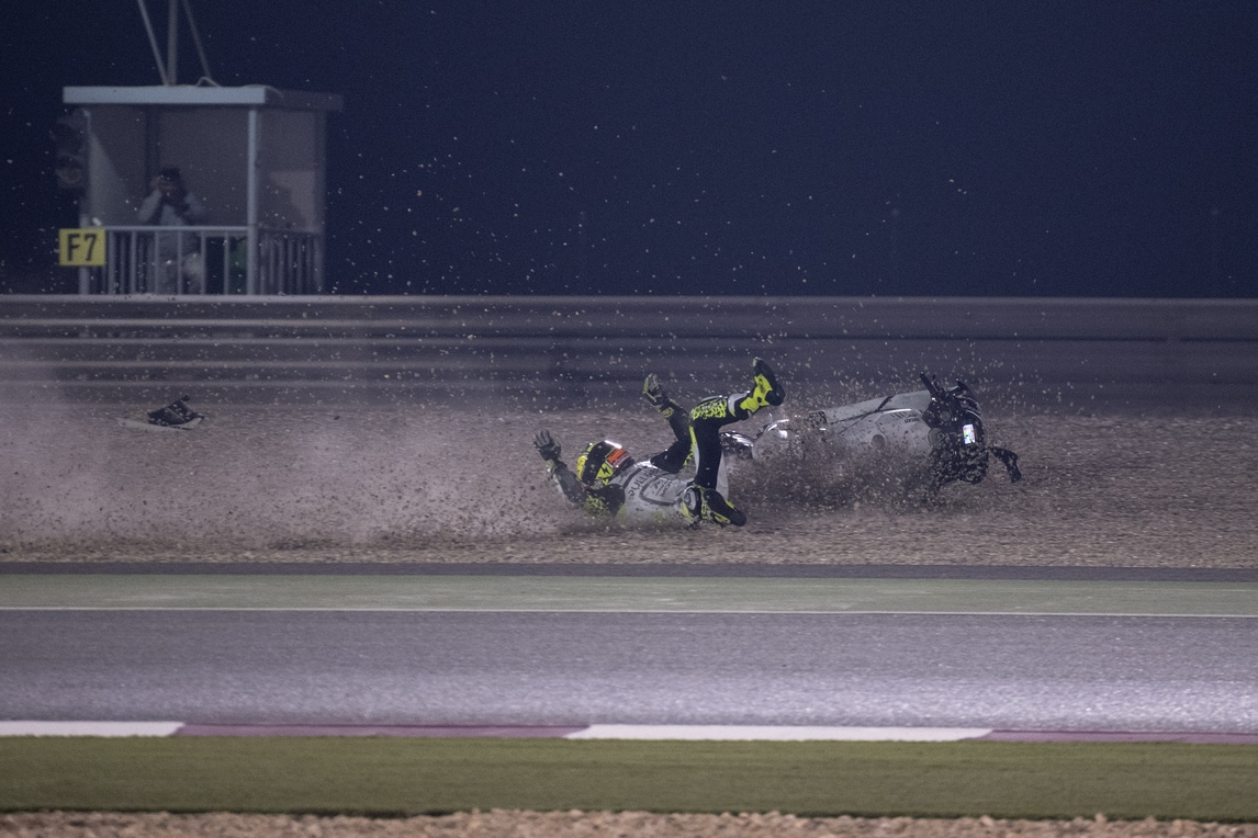 MotoGp, tutti giù per terra: primi test e prime cadute a Losail