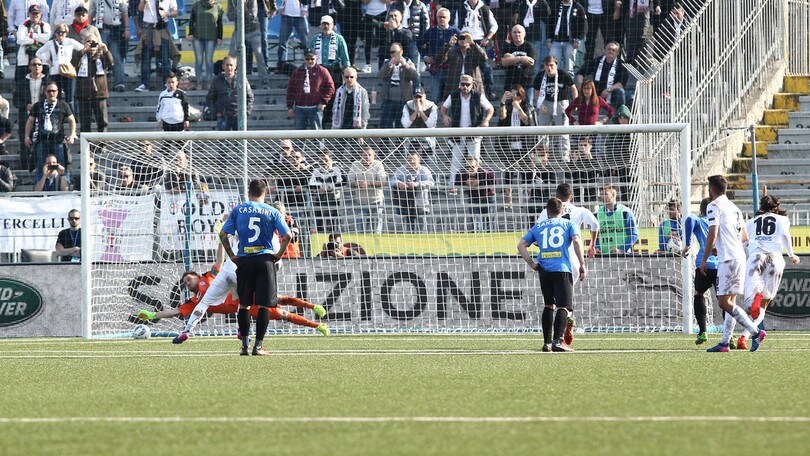 Serie B, Novara-Pro Vercelli 0-0: Aramu sbaglia un rigore