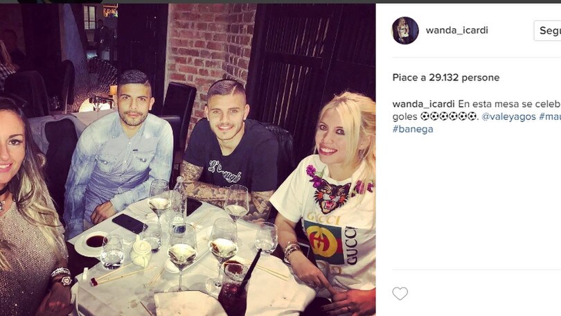 Icardi e Banega fanno tripletta. Wanda Nara: «Qui si celebrano 6 gol»