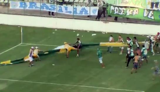 Brasilia, scontri violenti: sospeso il derby