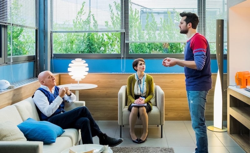 The Comedians: la nuova serie Sky con Claudio Bisio e Frank Matano