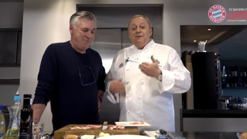 "Carbonara alla Carlo". E Ancelotti diventa chef