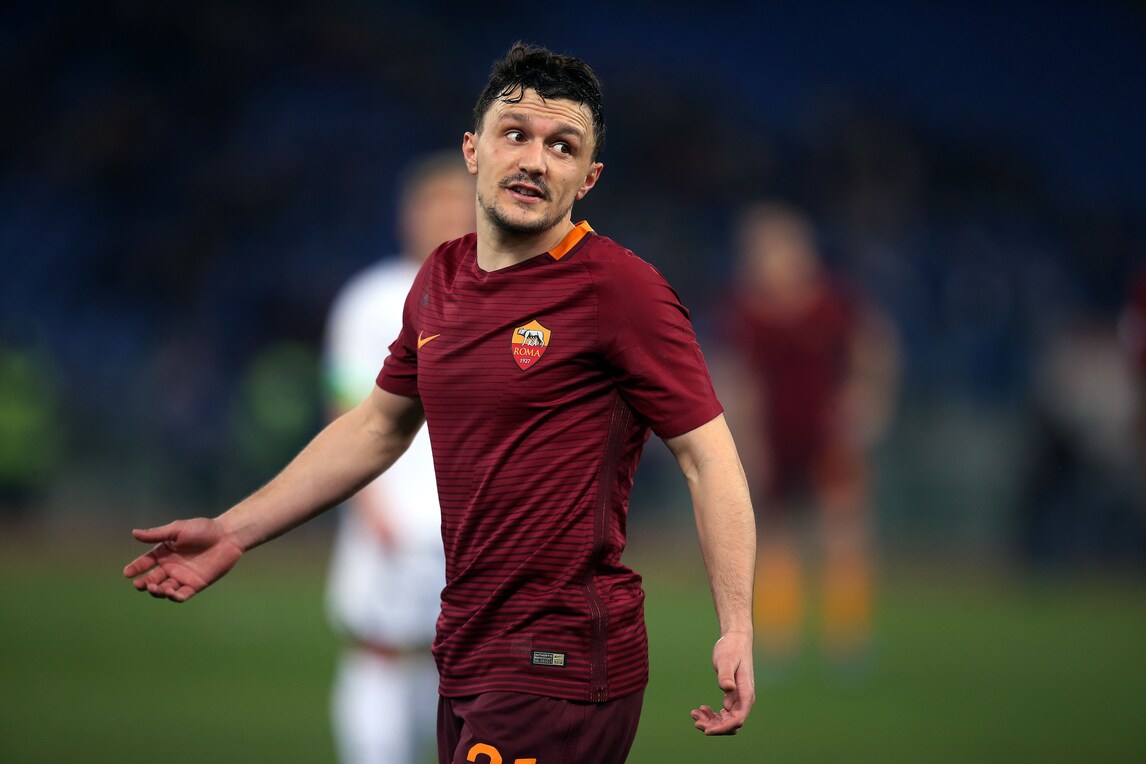 Roma, difficoltà per Mario Rui al Napoli. L'agente sbotta