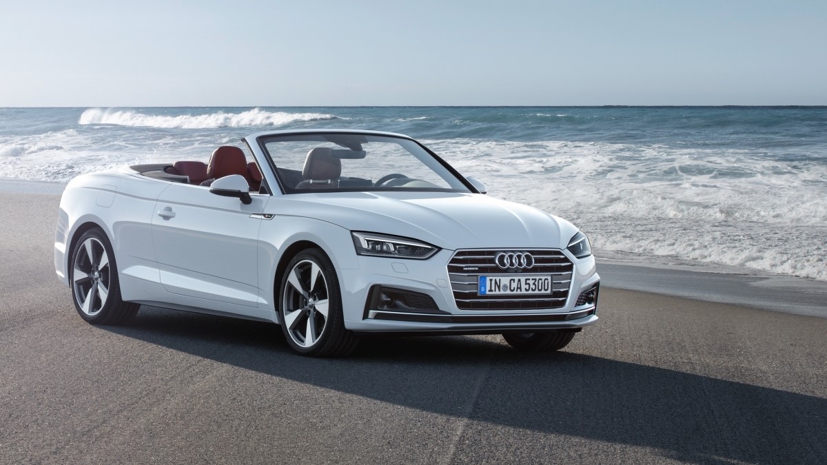 Audi A5 Cabrio, il viaggio silenzioso tra microfoni invisibili