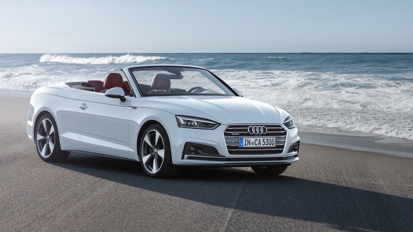 Audi A5 Cabrio, il viaggio silenzioso tra microfoni invisibili