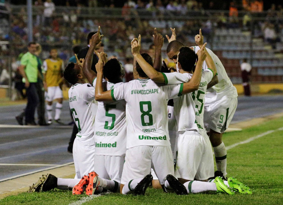 Chapecoense, il presidente: «Aiuti solo da Roma e Barcellona»
