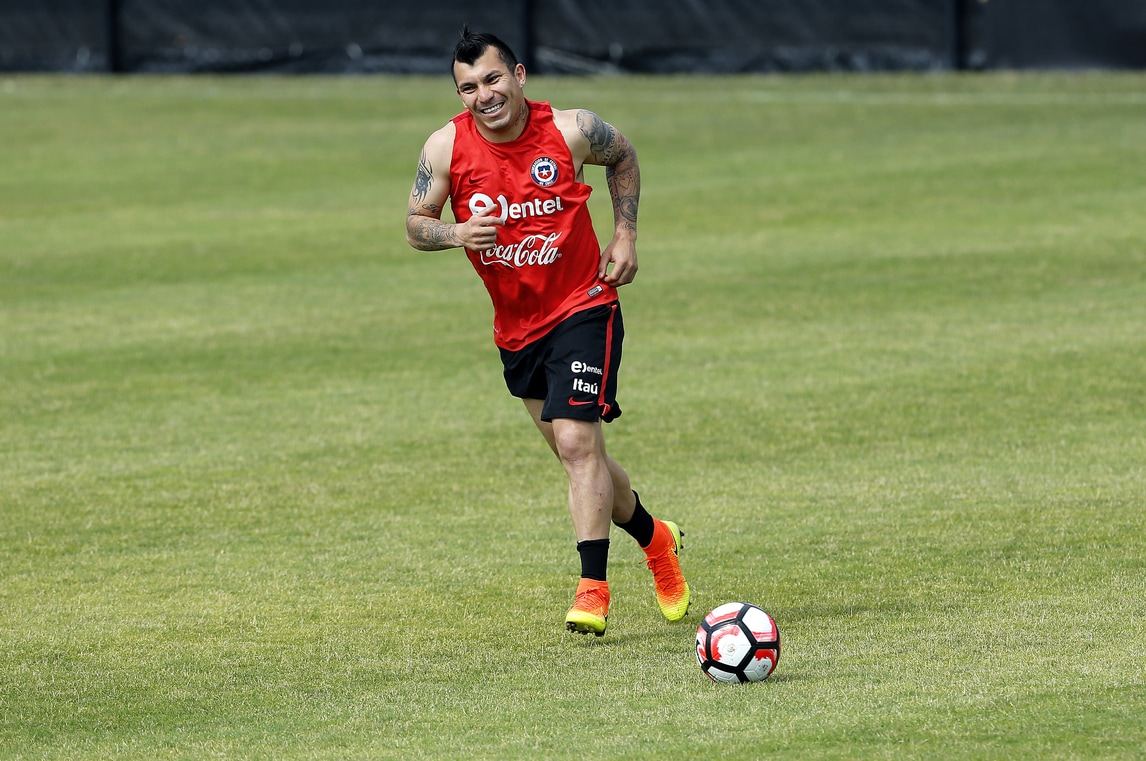 Inter, nessuna lesione per Medel: resterà col Cile