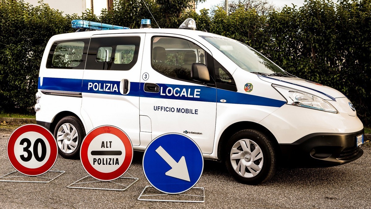 Nissan, l'ufficio mobile della polizia è 100% elettrico