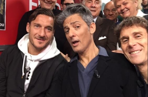 Edicola Fiore, Totti show. Fiorello: «Vieni a fare il vecchio in panchina...»