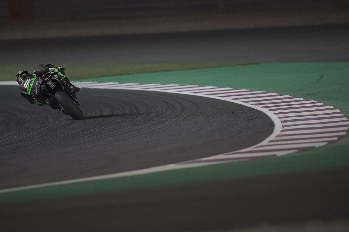 MotoGp Qatar, piove a Losail: partenza ritardata