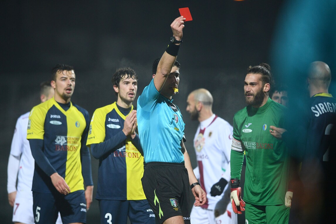 Lega Pro calcioscommesse, tolti 5 punti al Lamezia, -2 al Santarcangelo