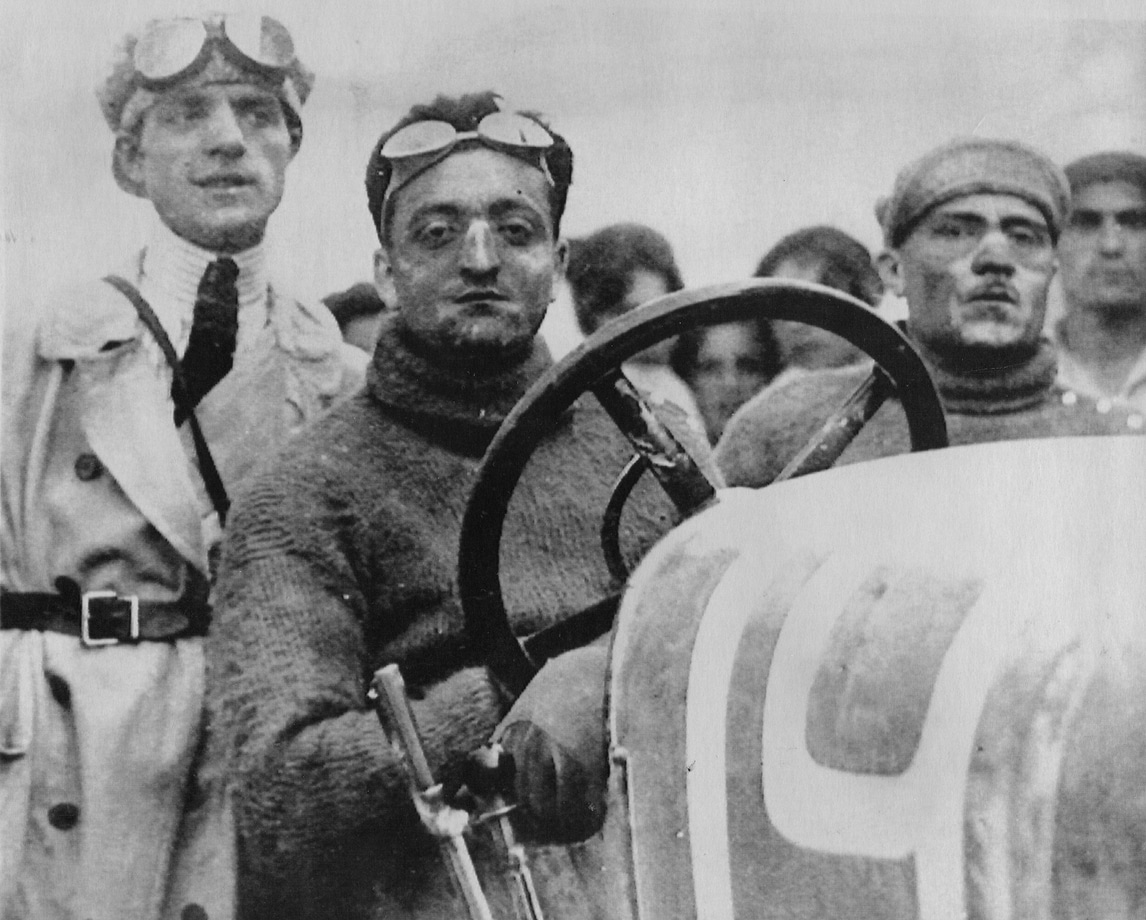 Sgominata la banda che progettava il furto della salma di Enzo Ferrari