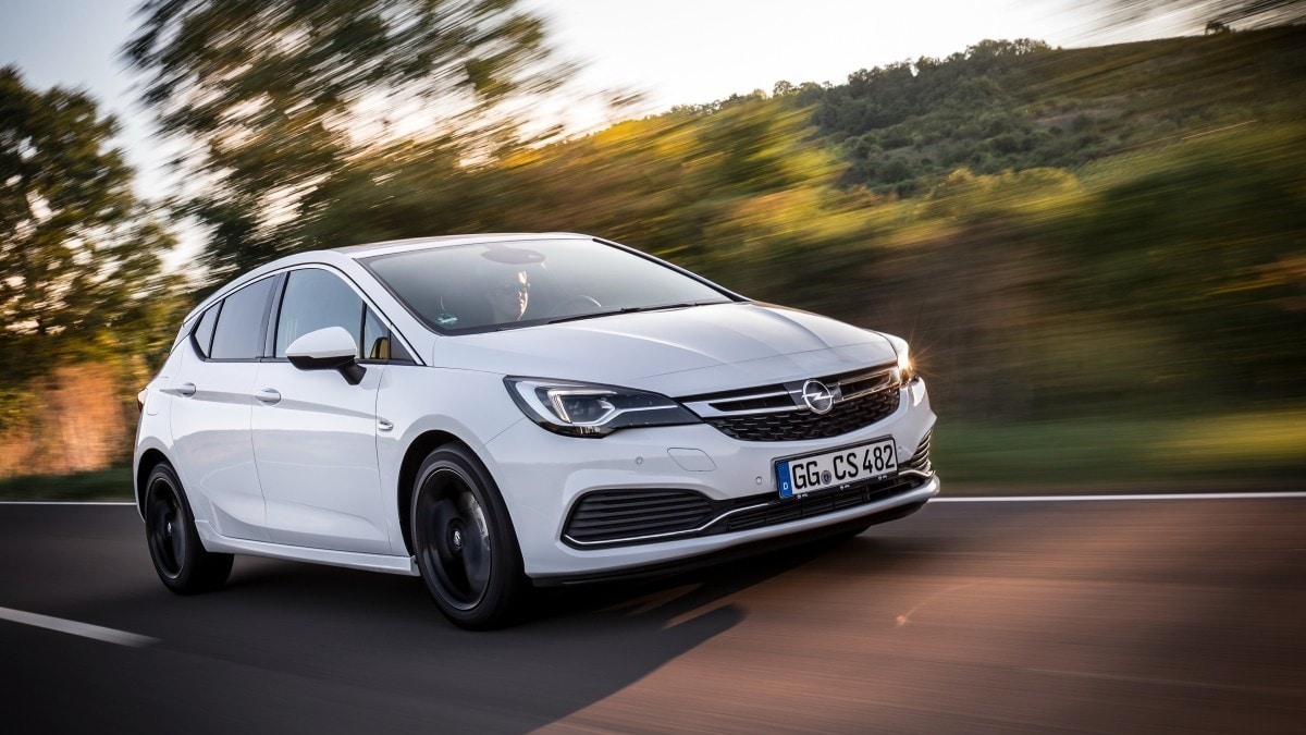 Opel Astra Dynamic OPC Line, il bello della sportività