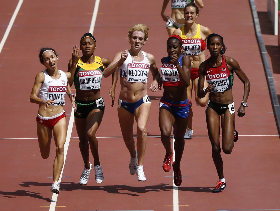 Mezza maratona di Praga, la Jepkosgei batte tre record mondiali