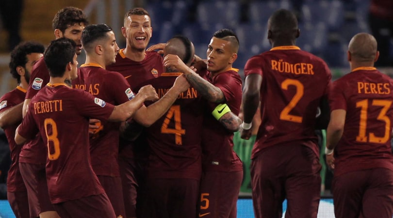 Scaramanzie romaniste: mentre gli altri pregano, Rüdiger balla