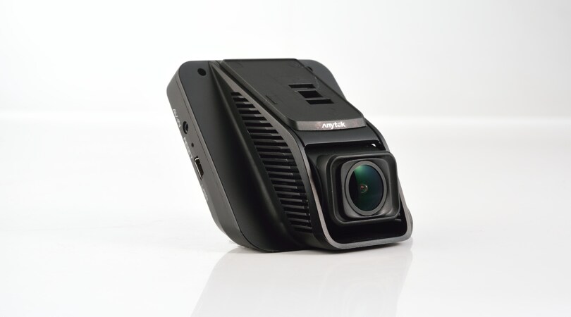 Dash cam in auto, utile e divertente.
