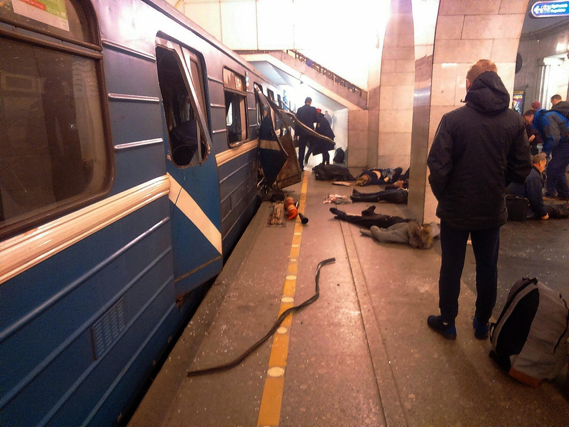 Tragedia a San Pietroburgo: le immagini dell'attentato in metropolitana