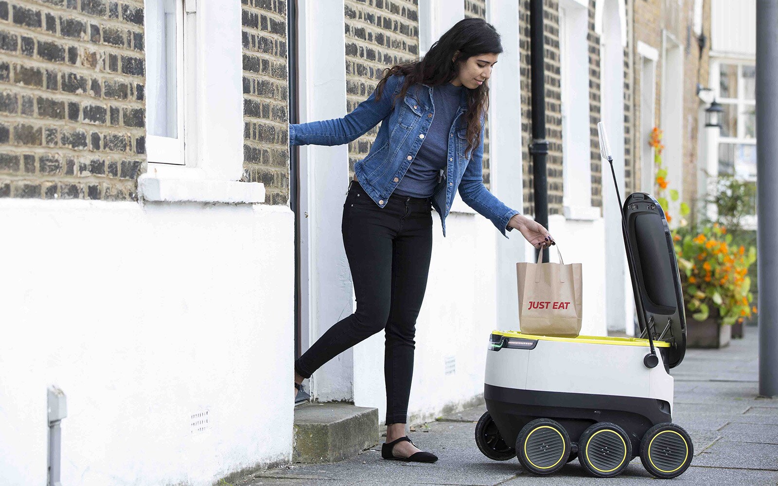 Addio furgoni e scooter, il futuro delle consegne è coi robot