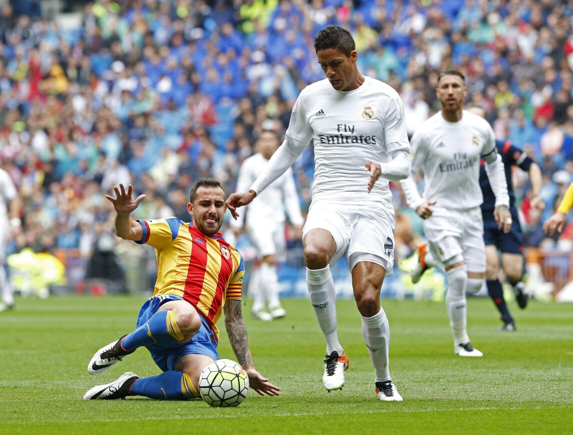Real Madrid, stop di un mese per Varane: salterà il Bayern Monaco