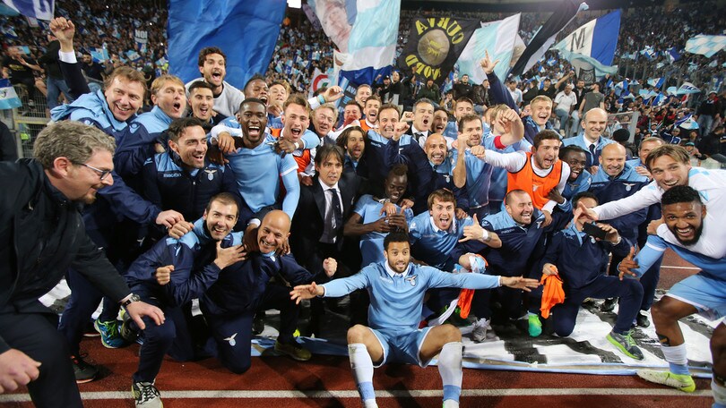 Lazio, è qui la festa! Immobile e compagni sotto la Curva Nord