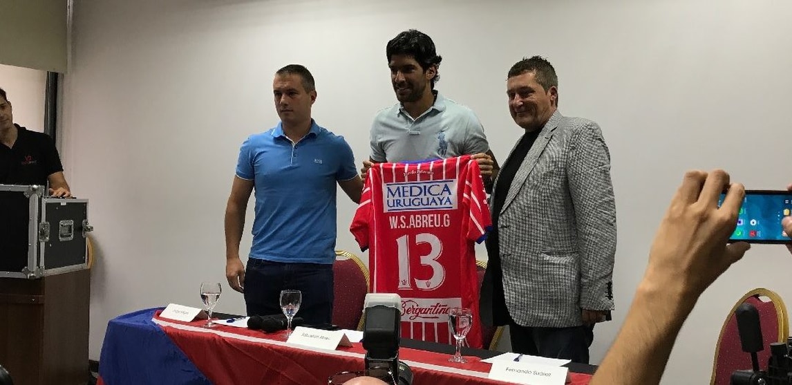 El Loco Abreu non molla: 40 anni e 25ª squadra