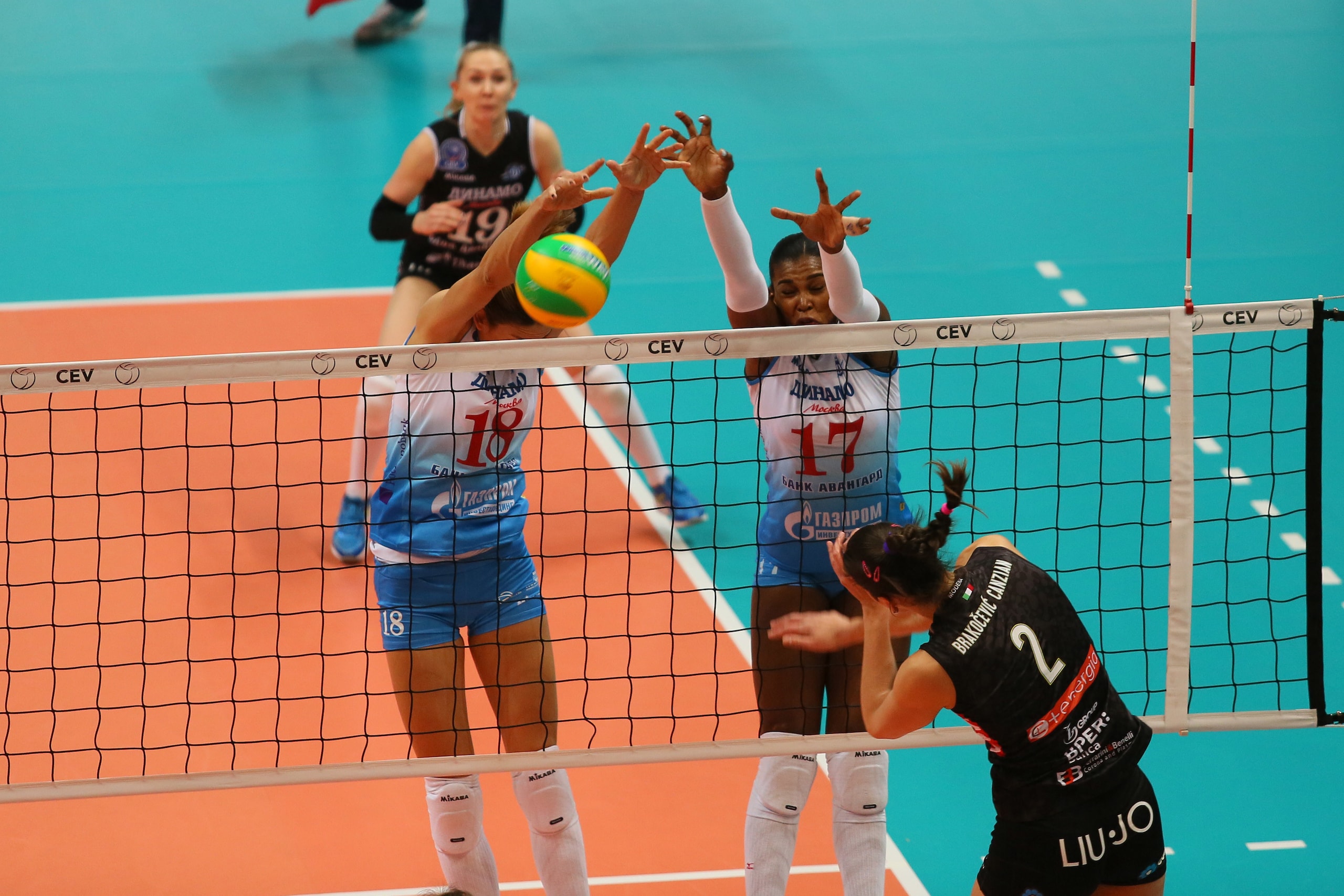 Volley: Champions Femminile, vince ancora la Dinamo, Modena è fuori