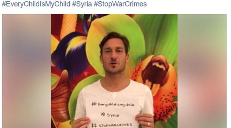 Attacco Usa, appello di Totti: «Basta guerra in Siria!»