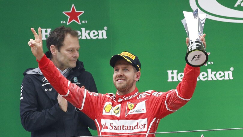 F1, Vettel: «Peccato per oggi, ma la Mercedes ha meritato la vittoria»
