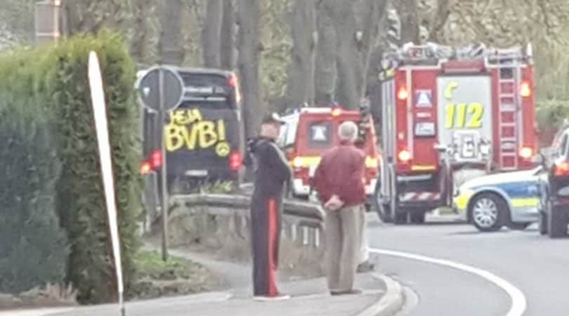 Champions League, tre esplosioni vicino al bus del Borussia Dortmund: Bartra tra i feriti