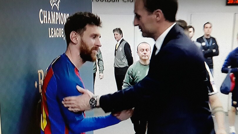 Messi e Allegri, stretta di mano nel tunnel
