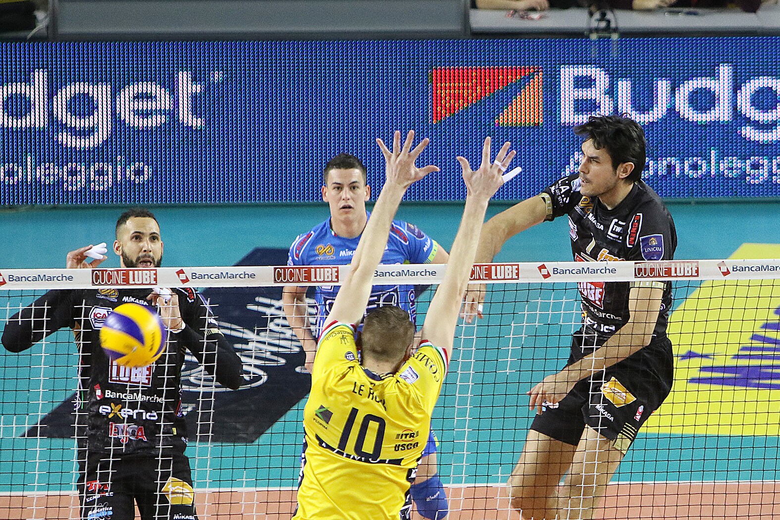 Volley: Champions League, Modena tenta l'impresa disperata all'Eurosole