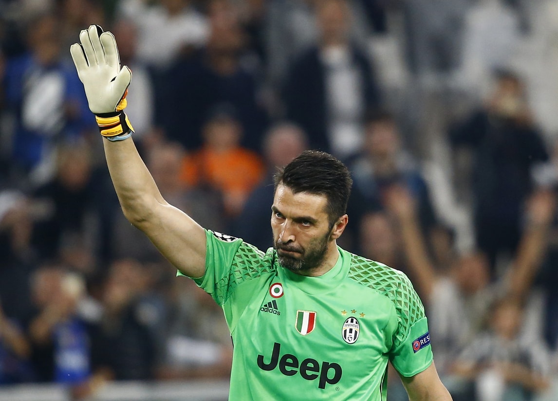 Buffon avvisa la Juventus: «Umili al Camp Nou, penso a Milan-Liverpool...»