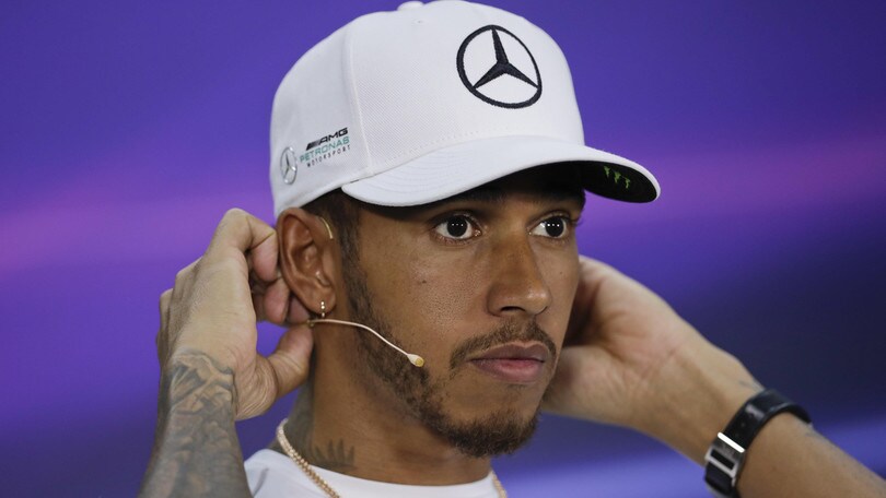 F1 Mercedes, Hamilton: «Meglio sfidare Vettel che Rosberg»