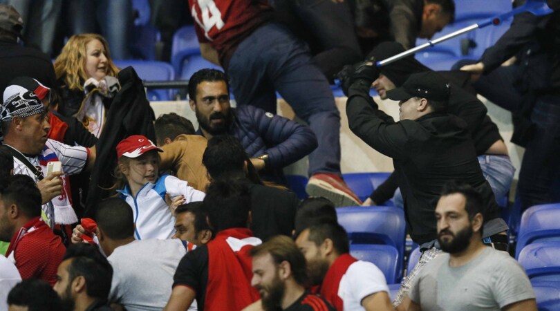 Europa League, incidenti Lione-Besiktas: azione disciplinare dell'Uefa