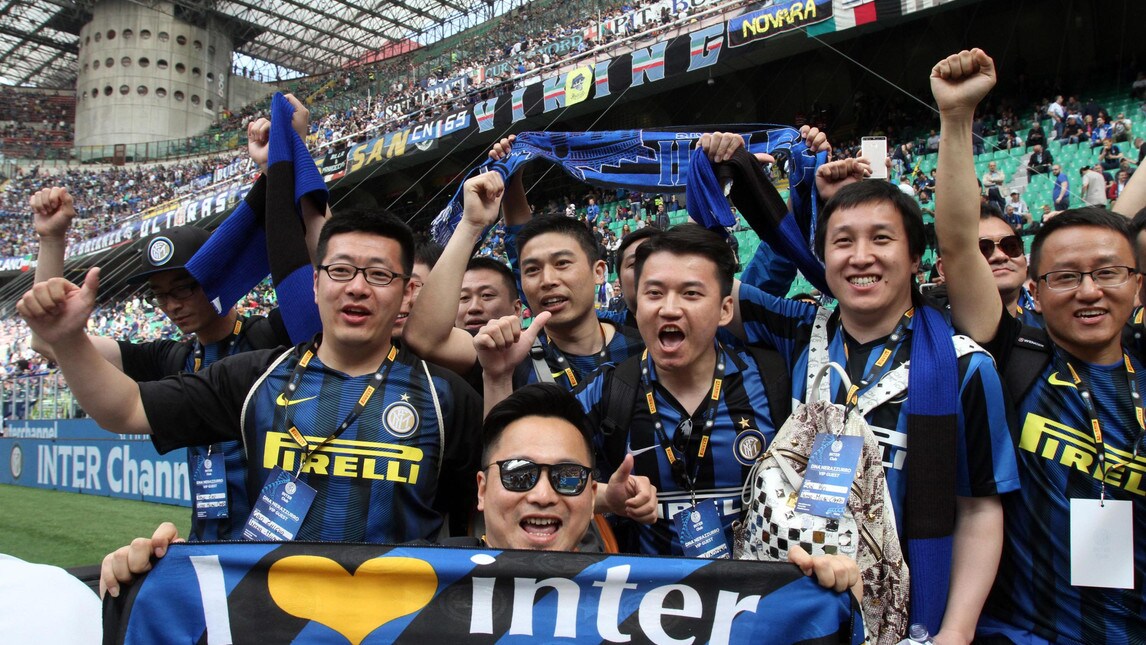 Inter-Milan, San Siro si colora con le bandiere della Repubblica Popolare
