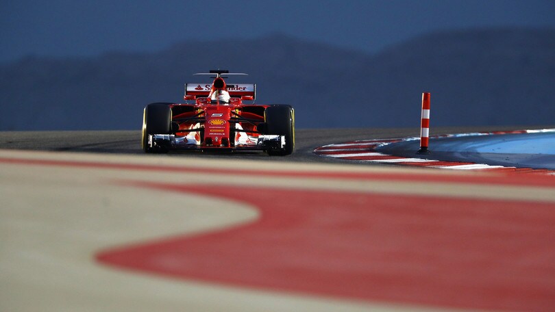 F1 Bahrain: Mercedes in prima fila, Vettel carico