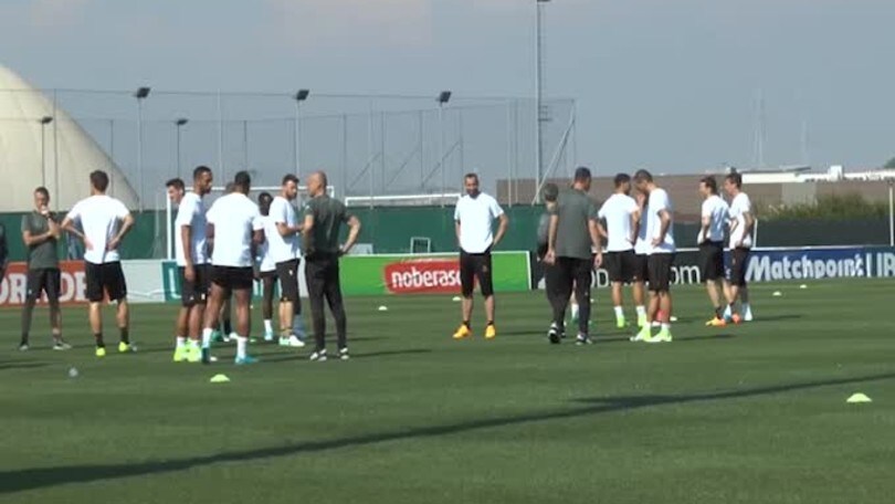 Dybala si allena: al Camp Nou potrebbe esserci
