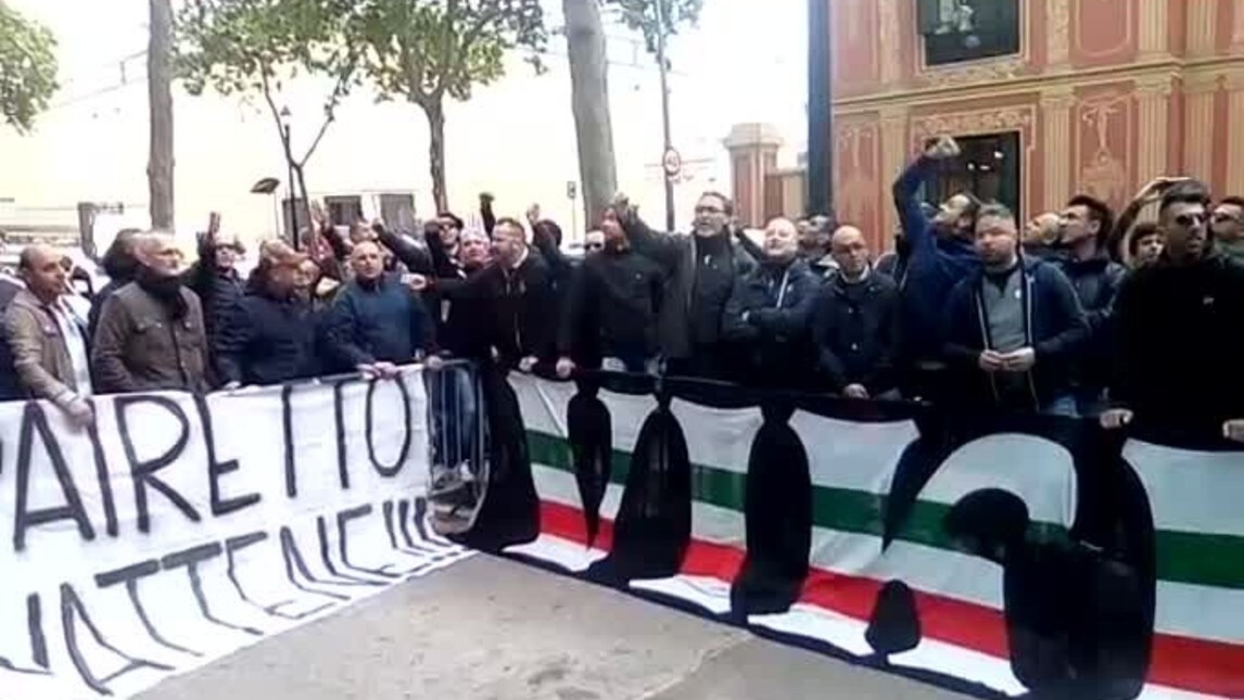 L'entusiasmo dei tifosi juventini a Barcellona