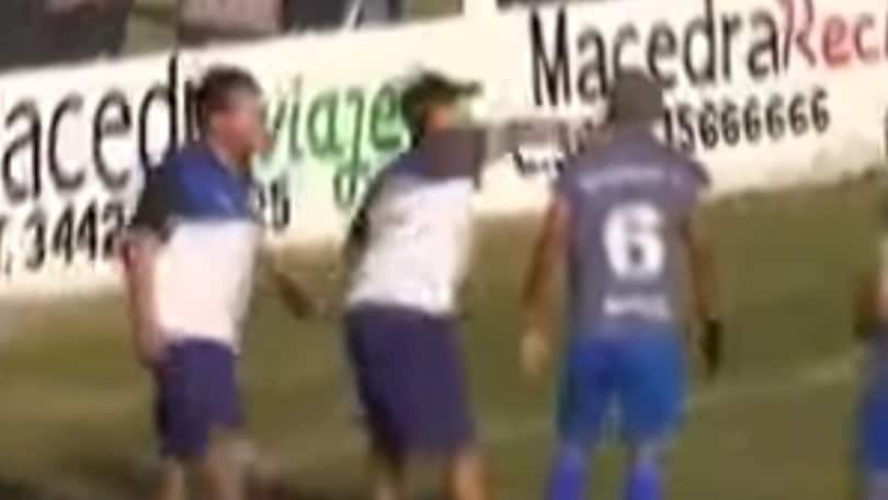 Argentina, ancora violenza: sassi e pugni contro i calciatori